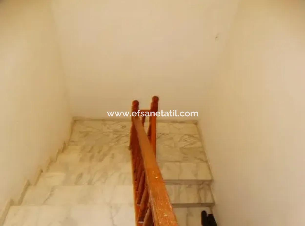 6 Mehrfamilienhäuser Auf 717 M2 Grundstück Im Zentrum Von Köyceiz Stehen Komplett Zum Verkauf