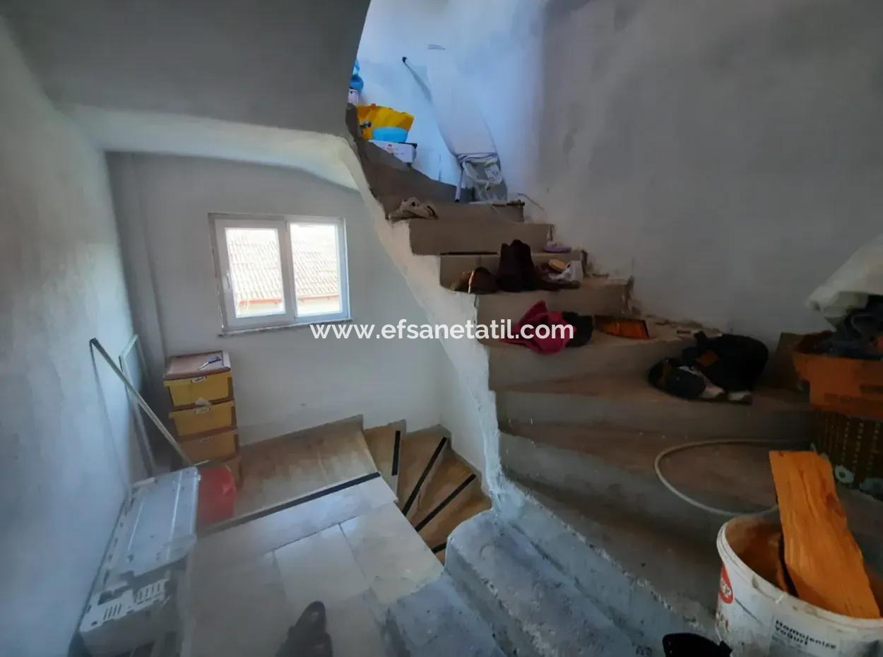 2-Stöckiges Gartenhaus Zum Verkauf Auf Einem 1 000 M2 Großen Grundstück In Ortaca Kemaliye, Mugla