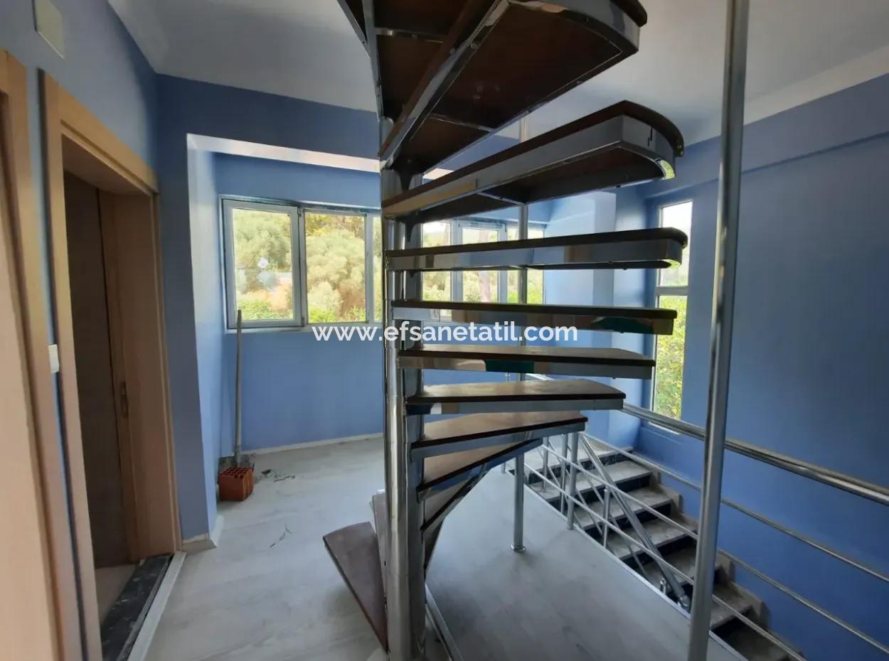 1 570 M2 Grundstück In Köyceğiz Çandır, Muğla, Schwimmbad, Seeblick Triplex Zu Verkaufen