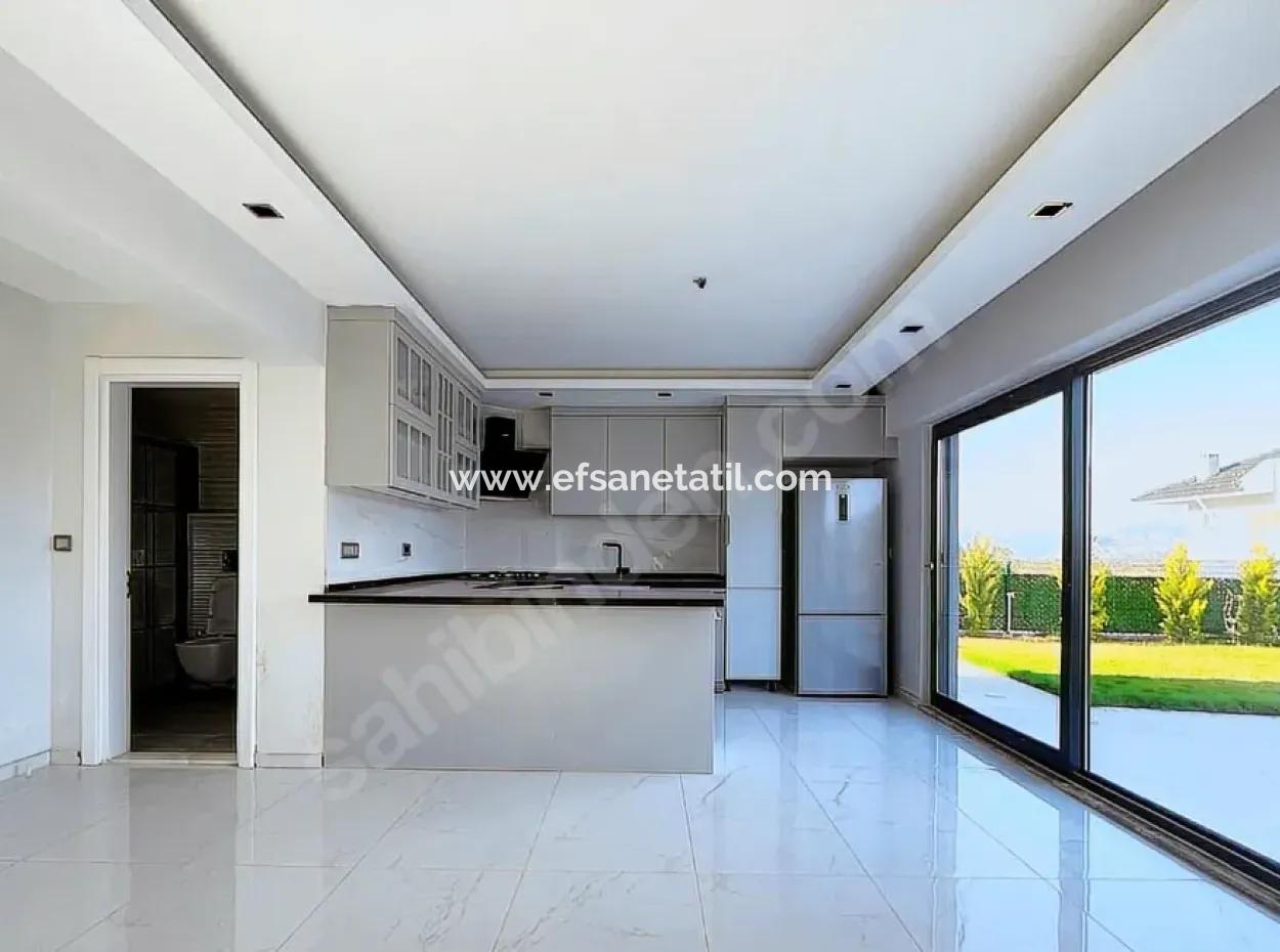 Möblierte Luxus-Triplex-Villen In Sarigerme, Ortaca