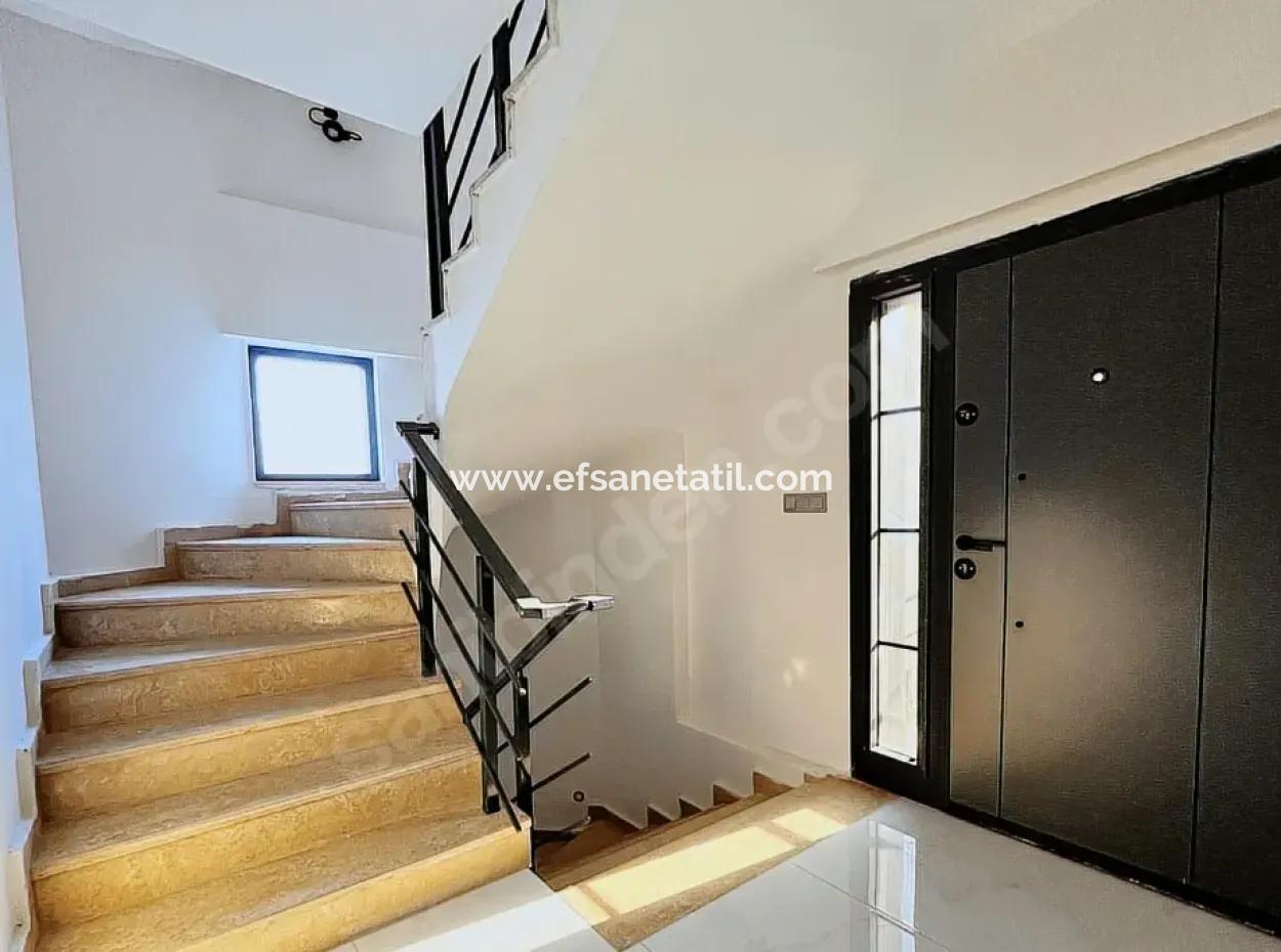 Möblierte Luxus-Triplex-Villen In Sarigerme, Ortaca