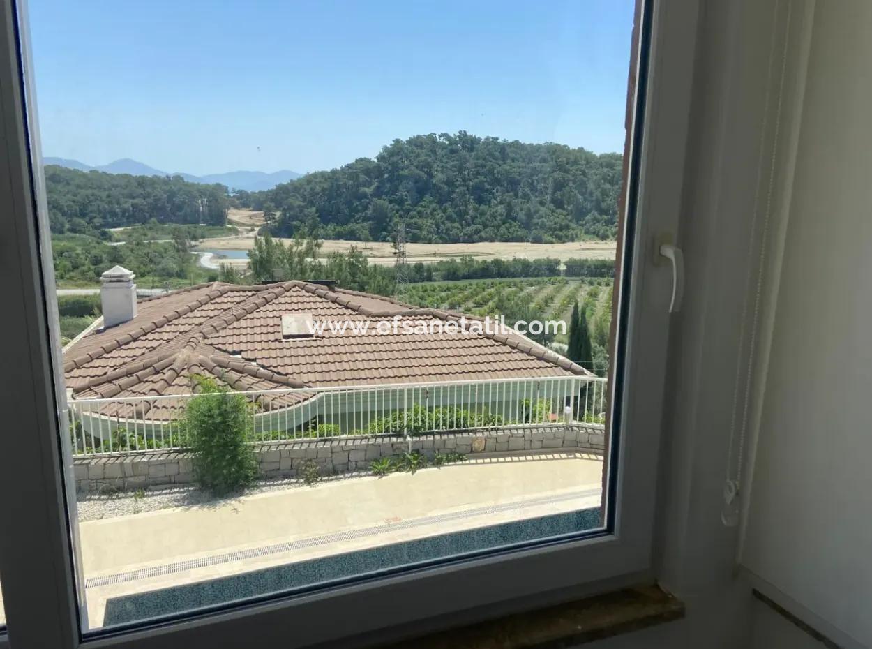 Zu Verkaufen 3 In 1 Maisonette Mit Pool Auf Einem 400 M2 Großen Grundstück In Sarigerme, Mugla 