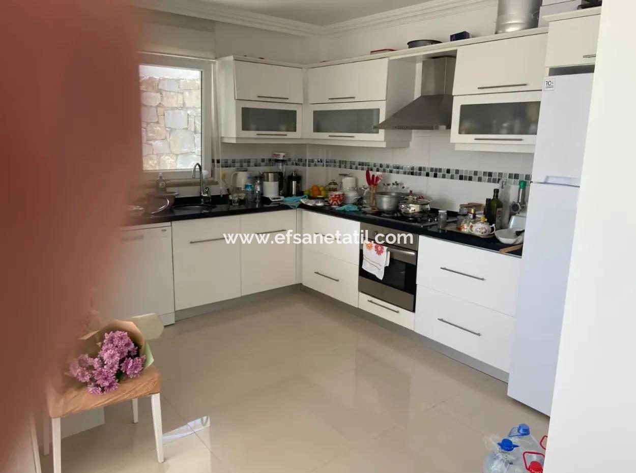 Zu Verkaufen 3 In 1 Maisonette Mit Pool Auf Einem 400 M2 Großen Grundstück In Sarigerme, Mugla 