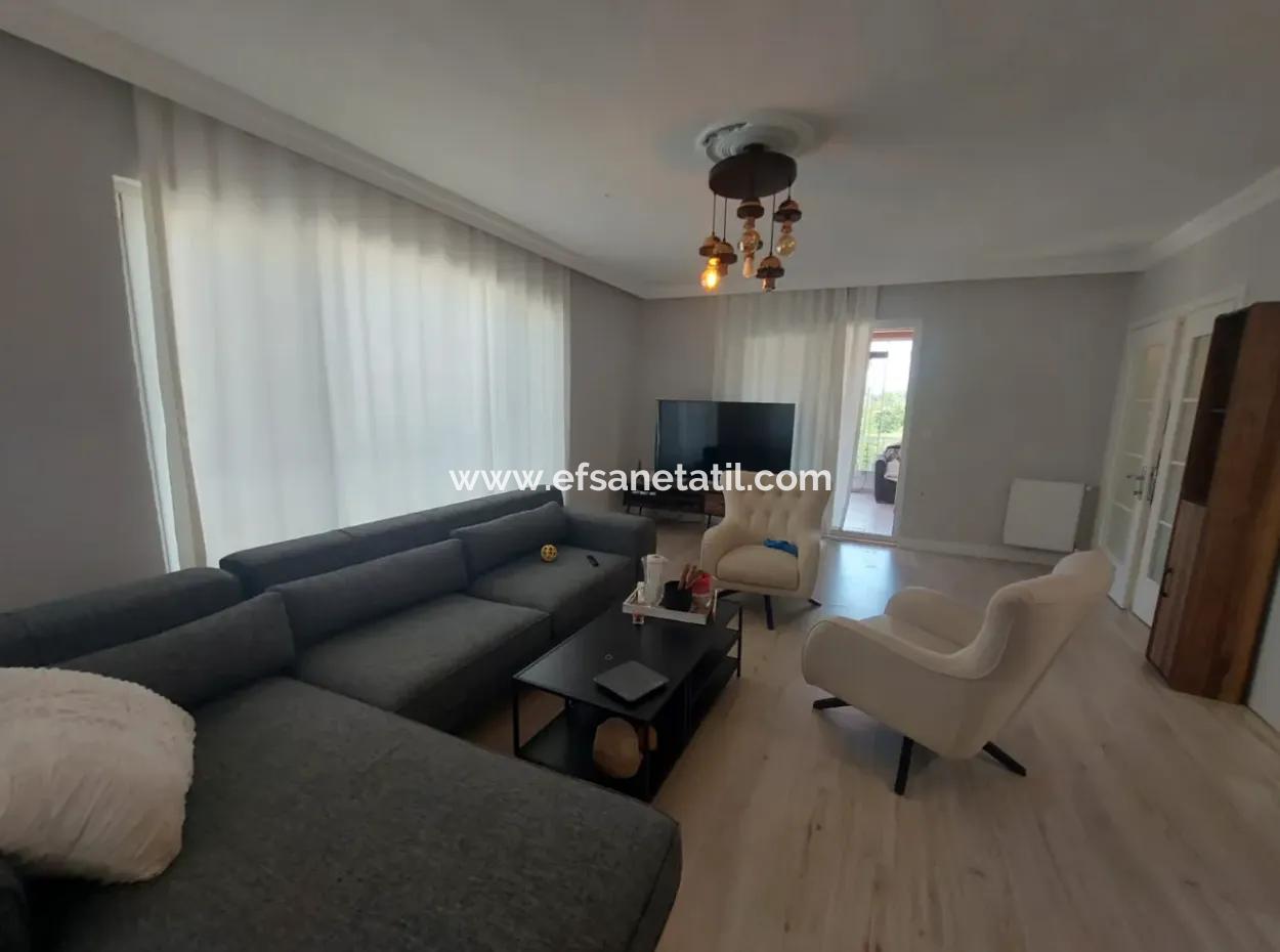 Auf Einem 500 M2 Großen Freistehenden Grundstück In Muğla Dalyan Stehen 2 Möblierte Wohnungen Von 220 M2 Zur Miete