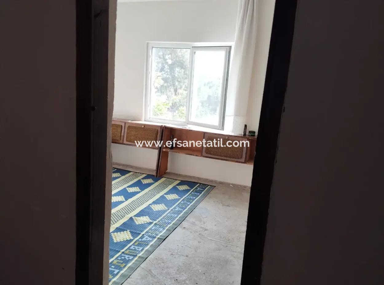 485 M² Zoniertes Grundstück Zum Verkauf In Muğla Ortaca Sarigerme Center – Dorfhaus Mit Lager