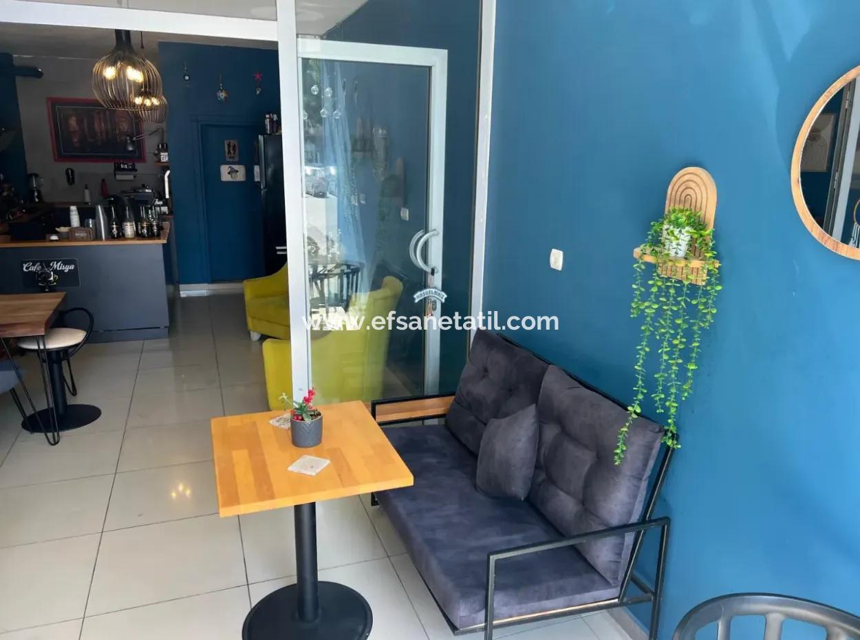 Workplace Cafe In Der Nähe Des Sees Im Zentrum Von Muğla Köyceğiz Steht Zum Verkauf