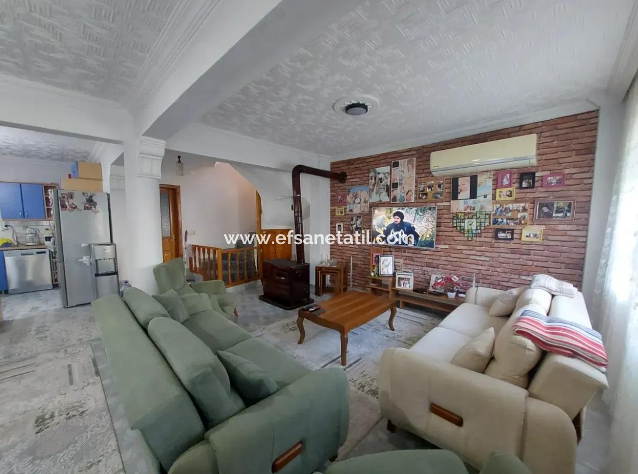 Ein Haus Mit 4 1 Und 3 1 Schwimmbädern Auf Einem 645 M² Großen Grundstück In Ortaca Kemaliye Steht Zum Verkauf Oder Zum Tausch.