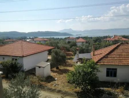 2 Einfamilienhäuser Zum Verkauf In 1992 M2 Grundstück Mit Blick Auf Den See In Köyceğiz Zeytinalanı