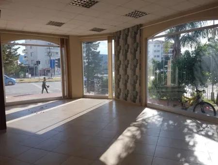 Der Leiter Der Ecke, Am Rande Der Fahrbahn Oriya Dalyan Rental-Shop-120 M2