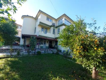 Ein Haus Mit 4 1 Und 3 1 Schwimmbädern Auf Einem 645 M² Großen Grundstück In Ortaca Kemaliye Steht Zum Verkauf Oder Zum Tausch.