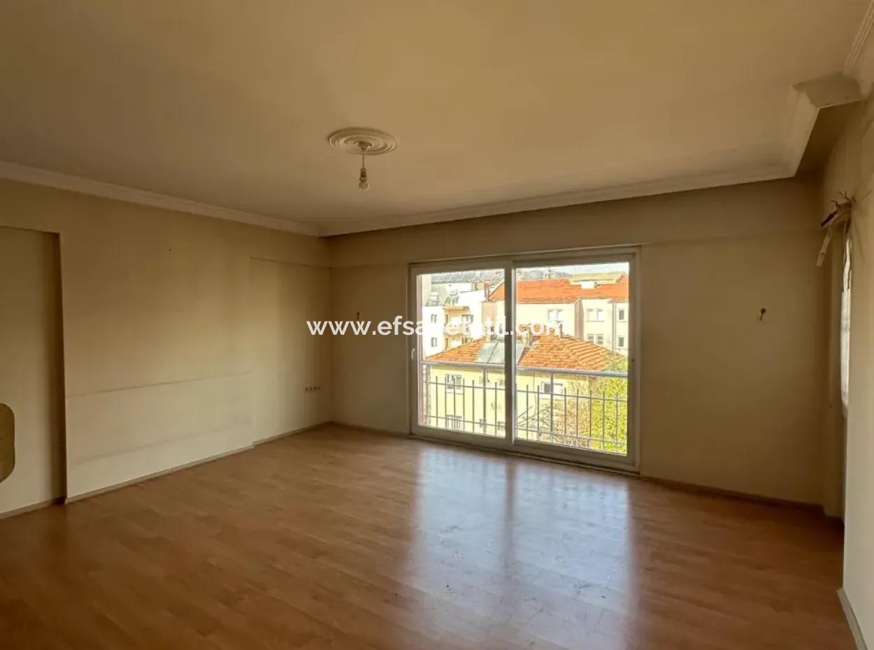 In The Middle Center 3 1 , 2. Floor Apartment For Sale