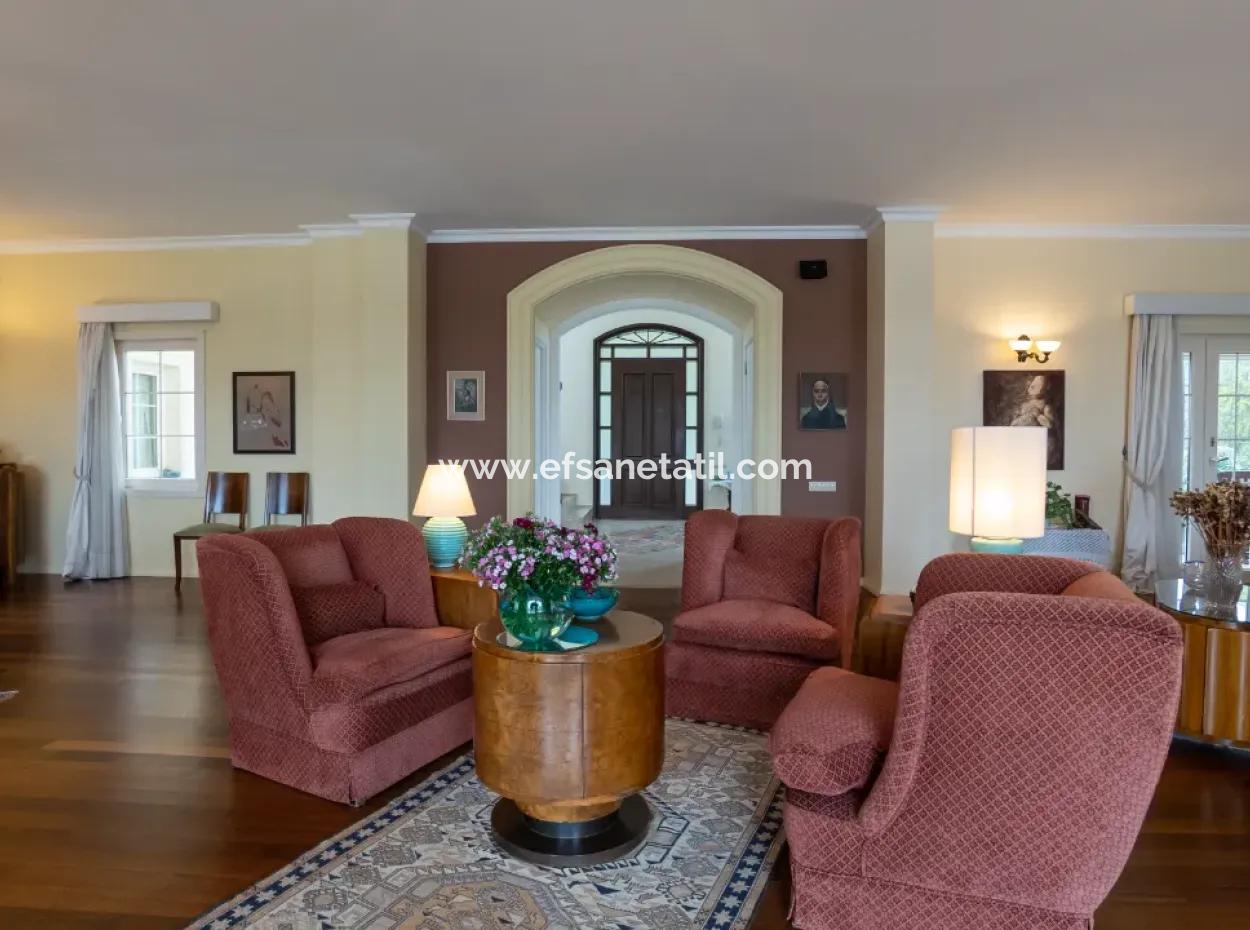 7 In 1 Detached Luxury House On A 2300 M2 Plot For Sale In Zekeriyaköy, Istanbul