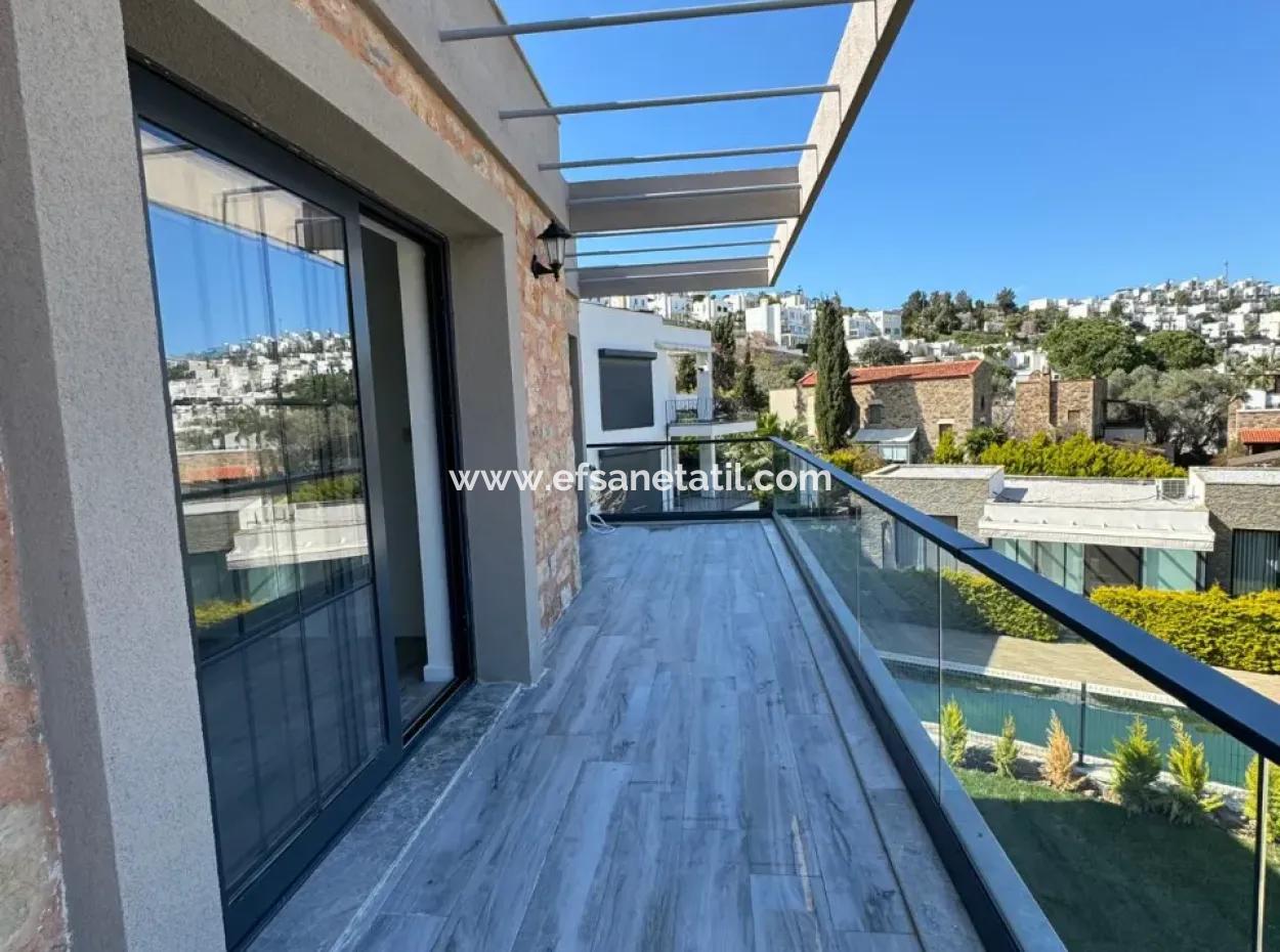 Mugla Bodrum Gundogan Sea View 4 1 Zero Duplex For Sale