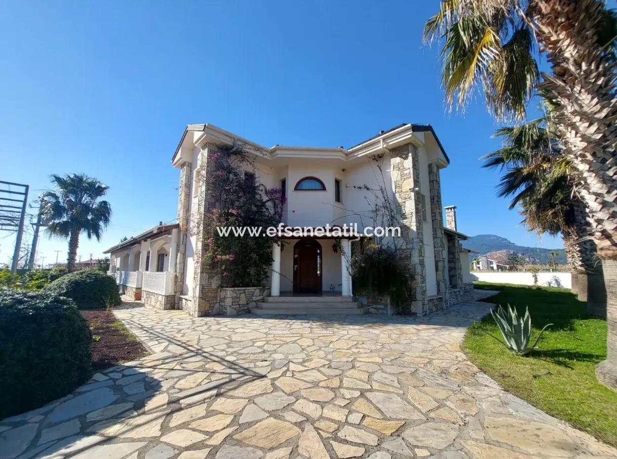 5 In 1 Luxury Villa With Swimming Pool On 6.000 M2 Land In Muğla Ortaca Dalyan For Sale