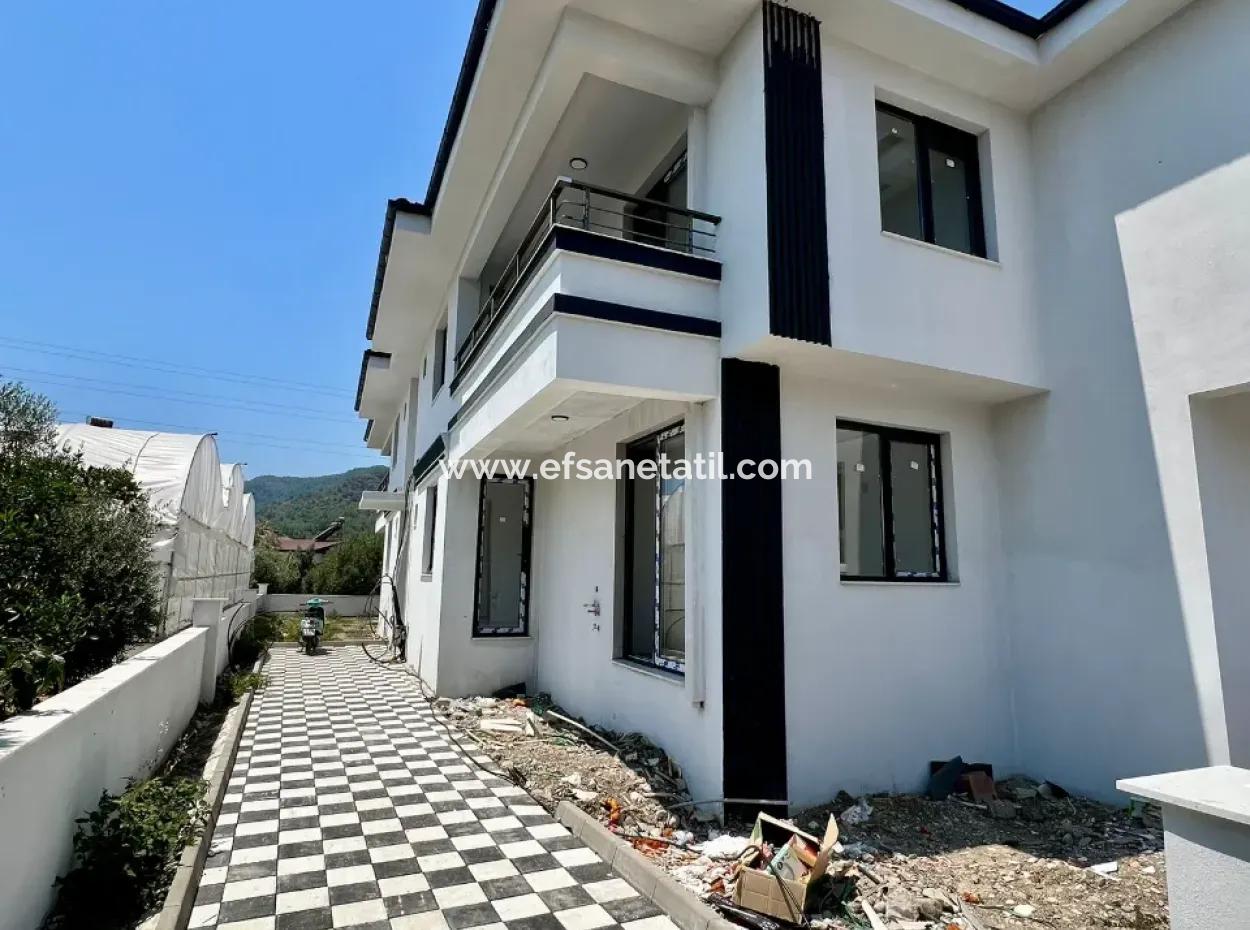 High Entrance 1 1 Apartment For Rent In Ortaca Karaburun
