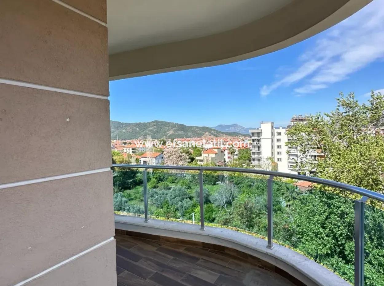 3 1 Luxury Boulevard Front Flat In Residence For Sale