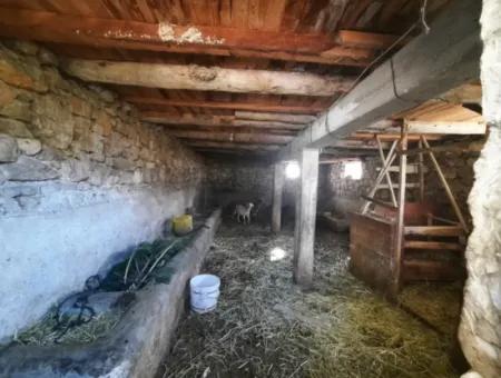 Çameli Cevizli Bargain Barn And 2650 M2 Land For Sale