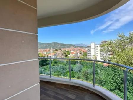 3 1 Luxury Boulevard Front Flat In Residence For Sale