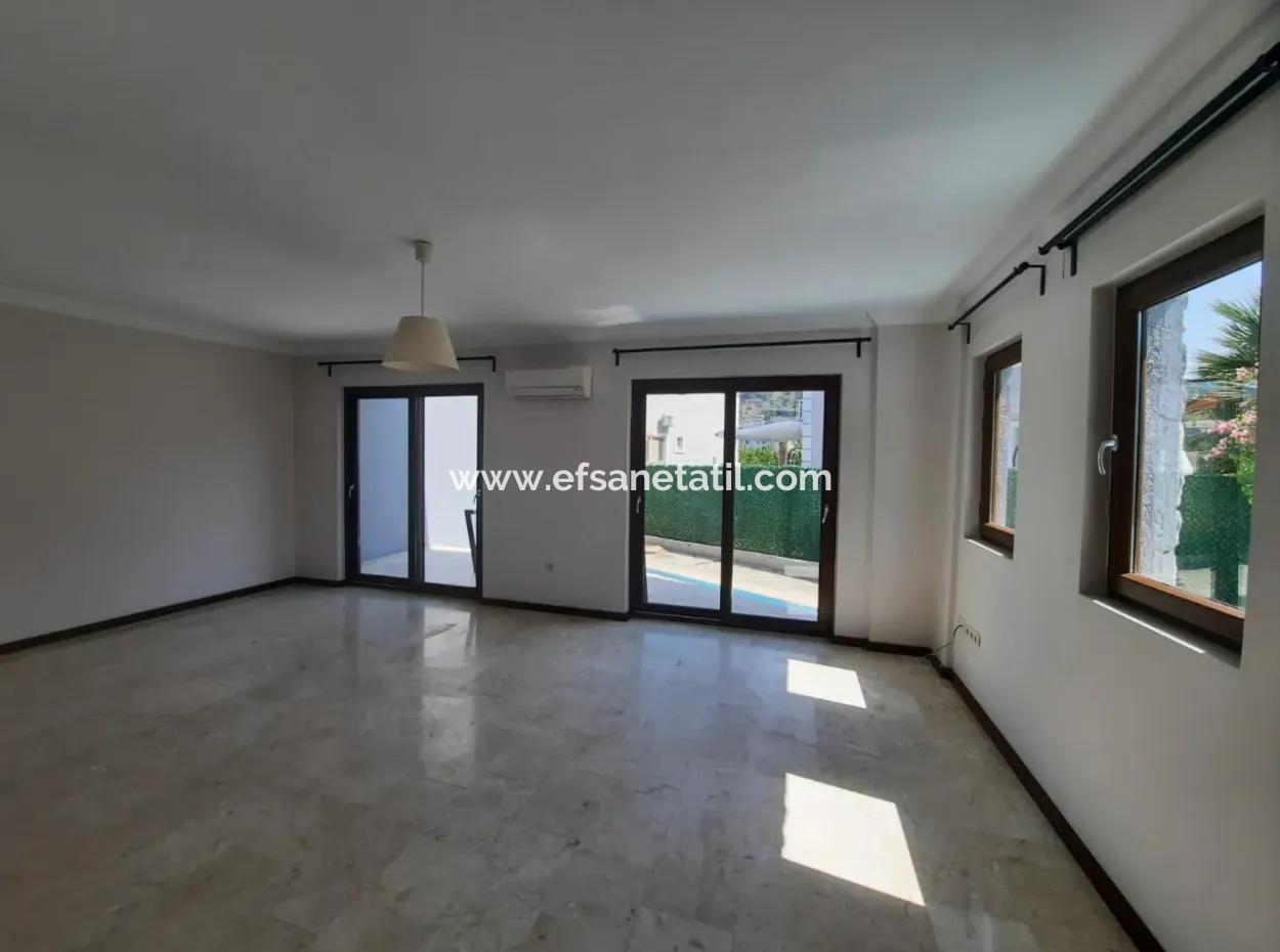 Muğla Ortaca Dalyanda Yüzme Havuzlu 3 Tripleks Villa Komple Satılık