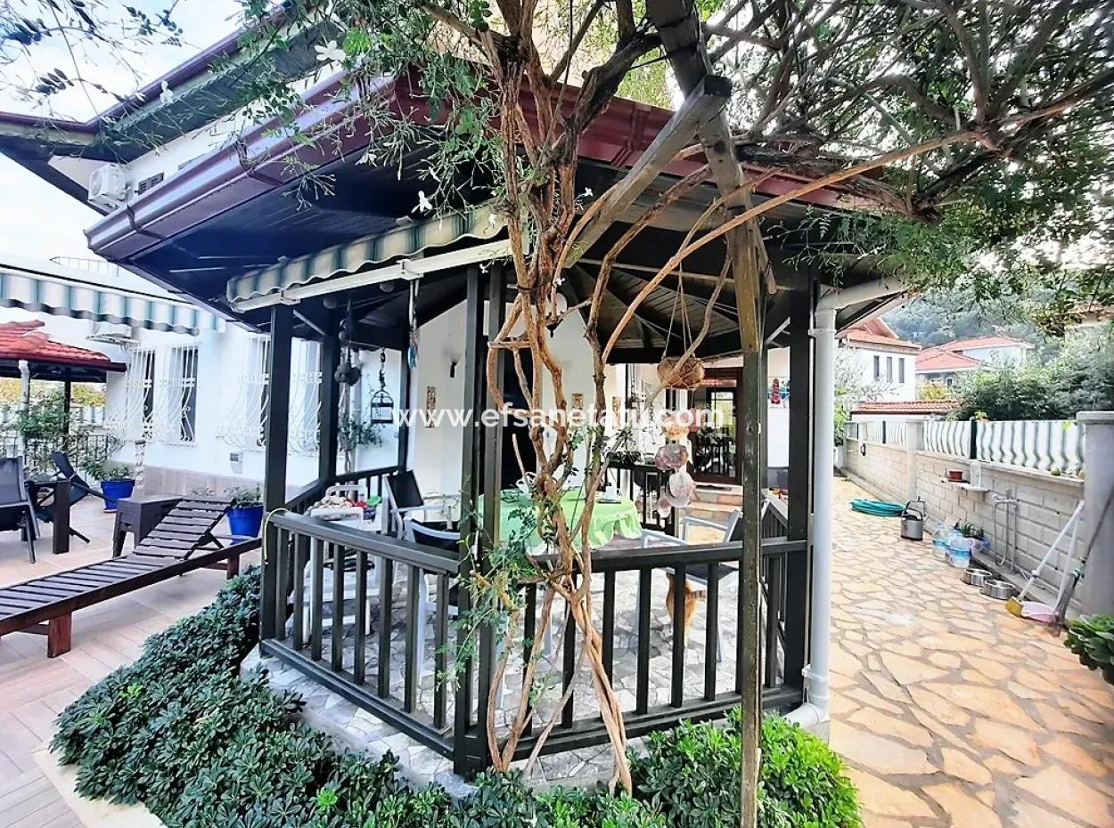 Muğla Dalyanda 845 M2 Arsada 6+2 Yüzme Havuzlu 2 Villa Satılık