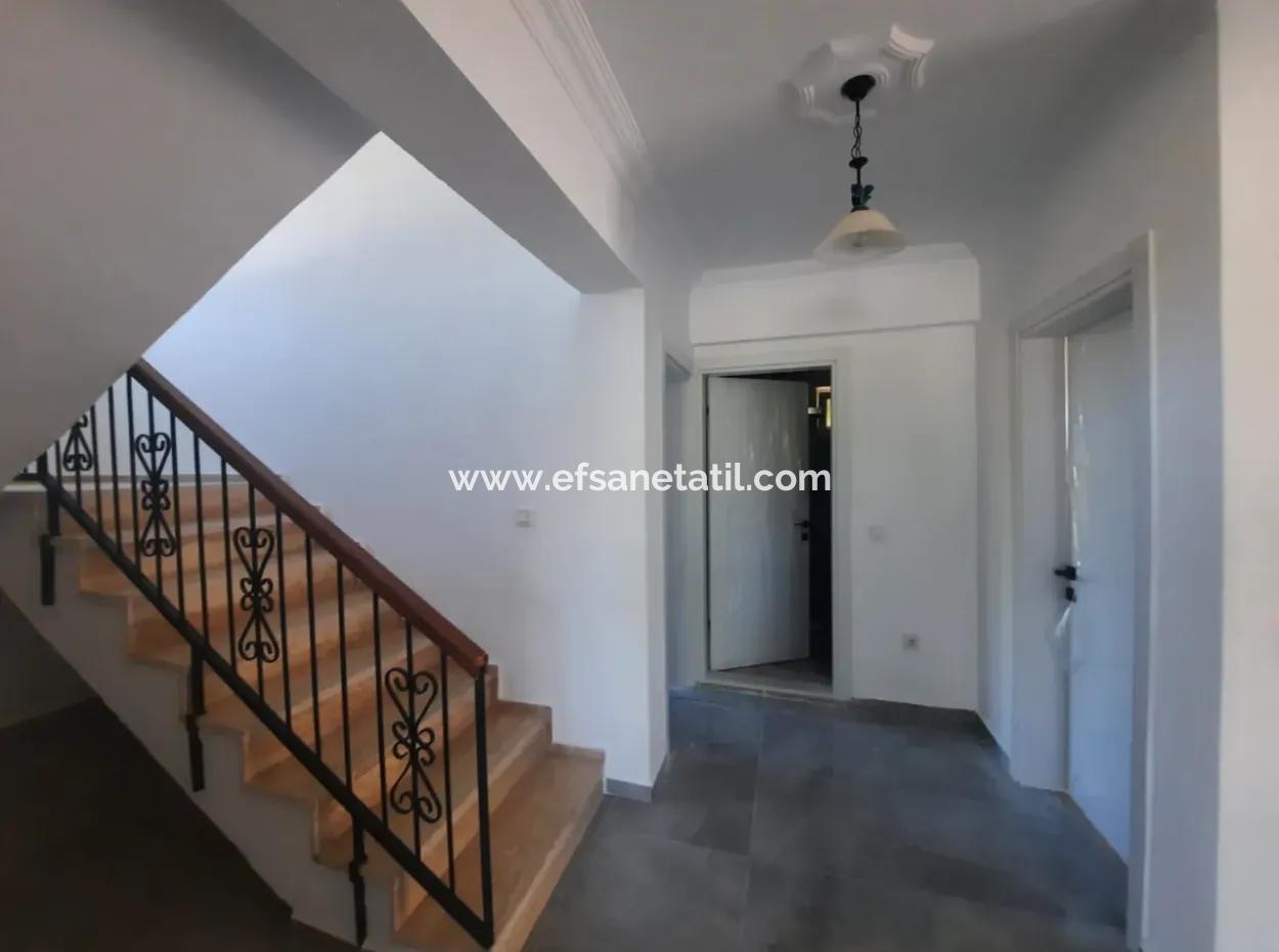 Köyceğizde Göle Yakın Yüzme Havuzlu, Eşyalı, 7+1 Müstakil Tripleks Mayısa Kadar  Kiralık