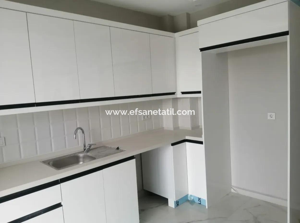 Muğla ,Köyceğiz, Gülpınar Da Göl Manzaralı, Bağımsız Mutfak 170 M2, 4+1 Lüks Daire Satılık.