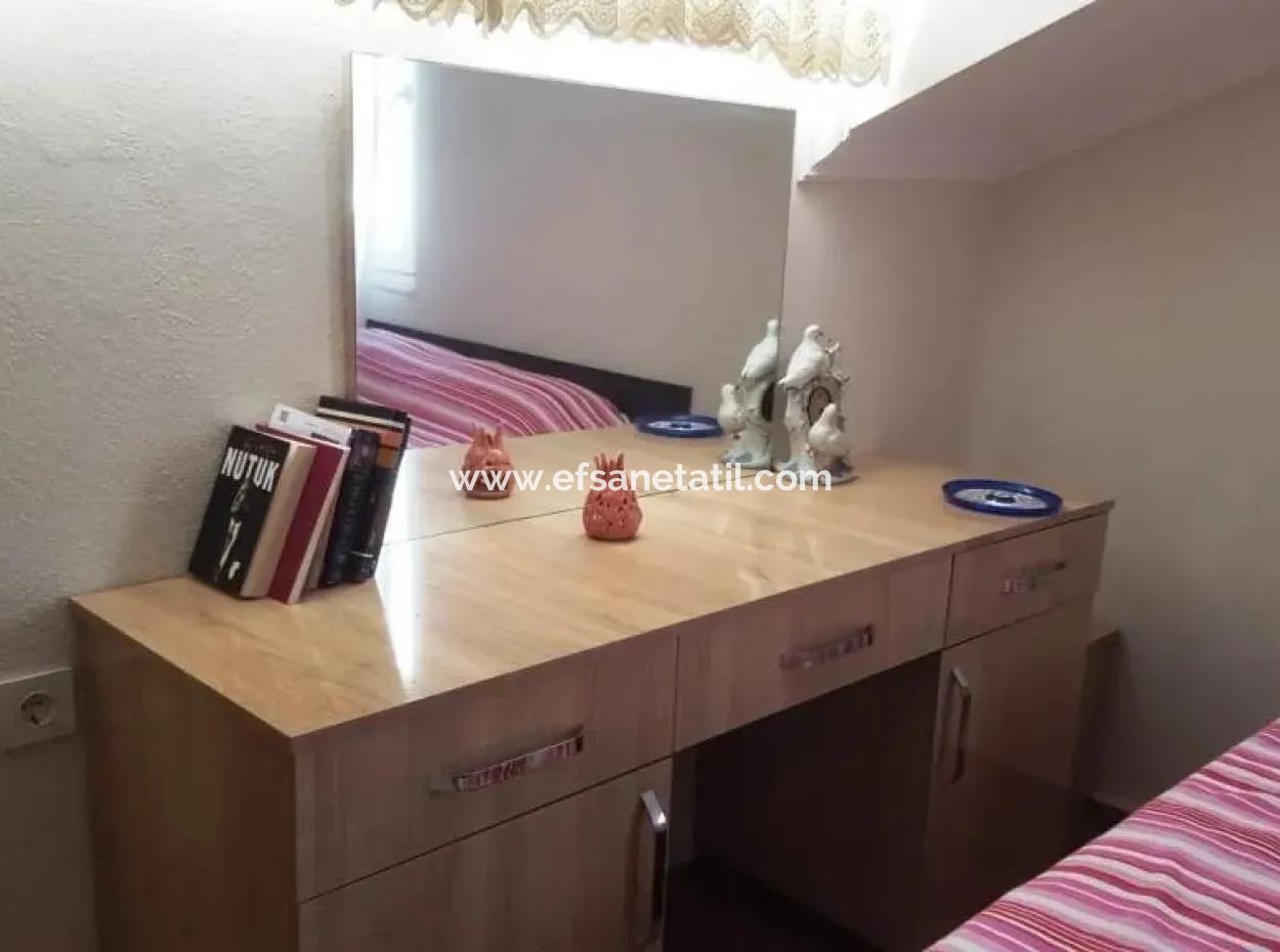 Foça Da Eşyalı Kiralık Çatı Katı Daire