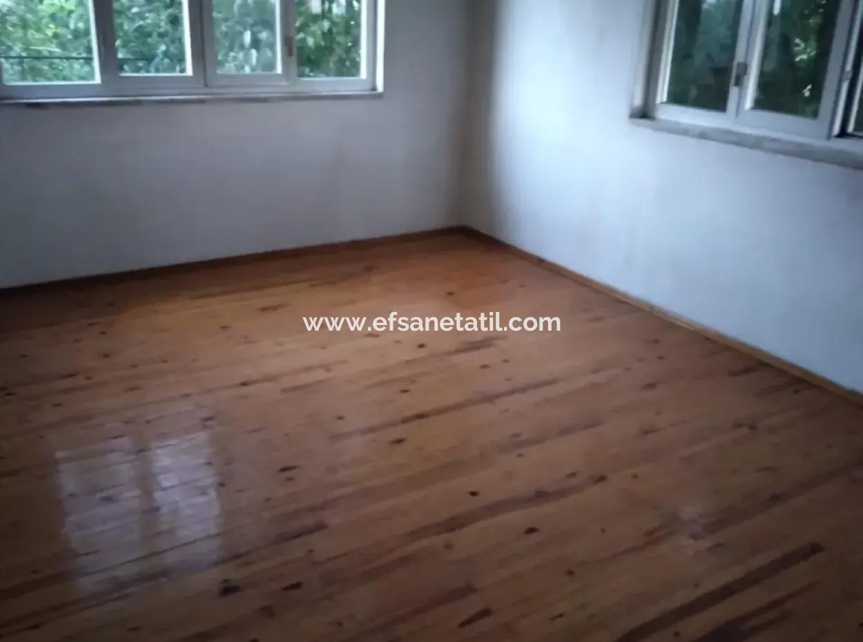 Ortaca Cumhuriyet Mah. 357 M2 Arsa İçinde 3 Katlı Ev Komple Satılık