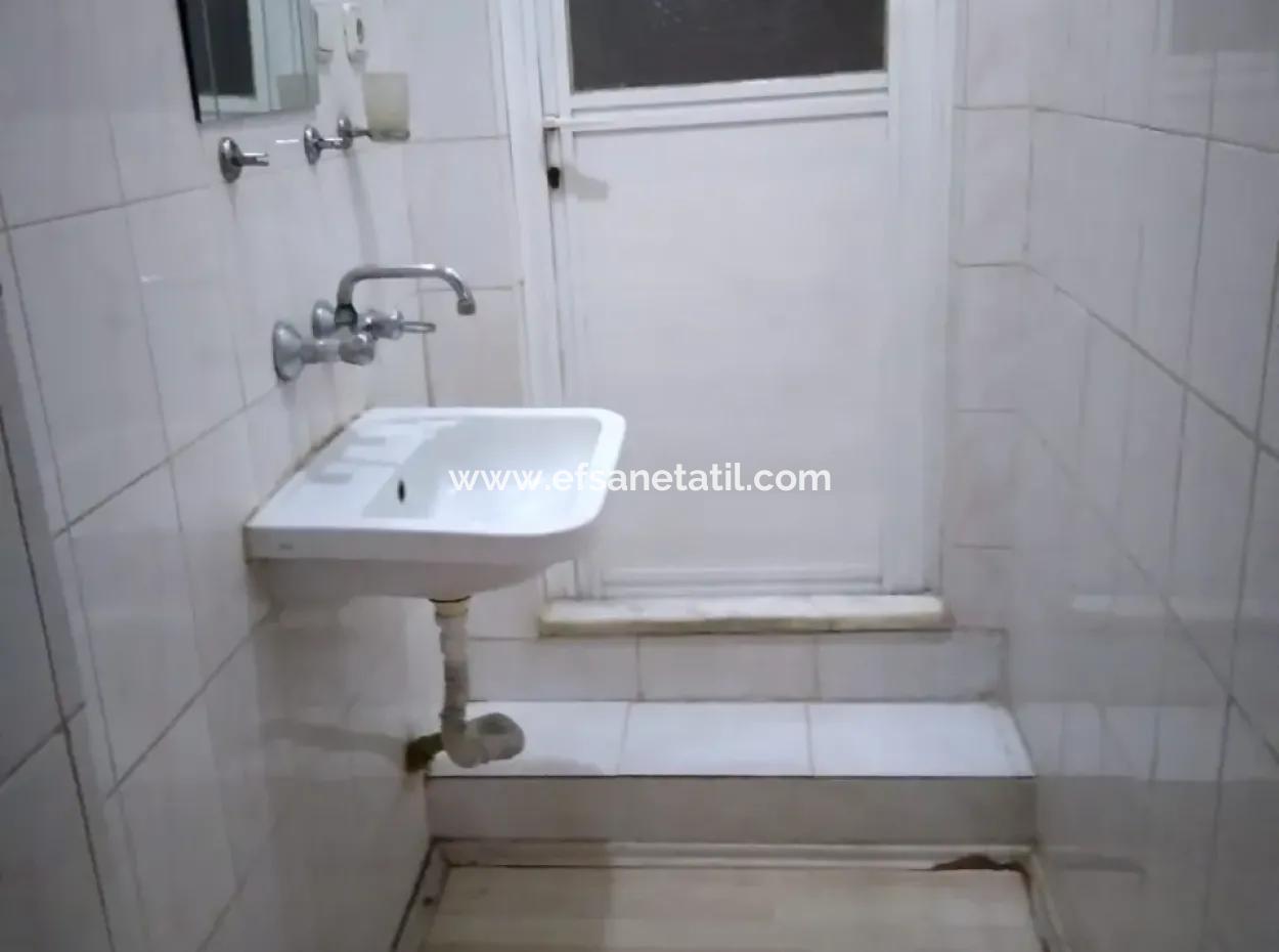 Ortaca Cumhuriyet Mah. 357 M2 Arsa İçinde 3 Katlı Ev Komple Satılık