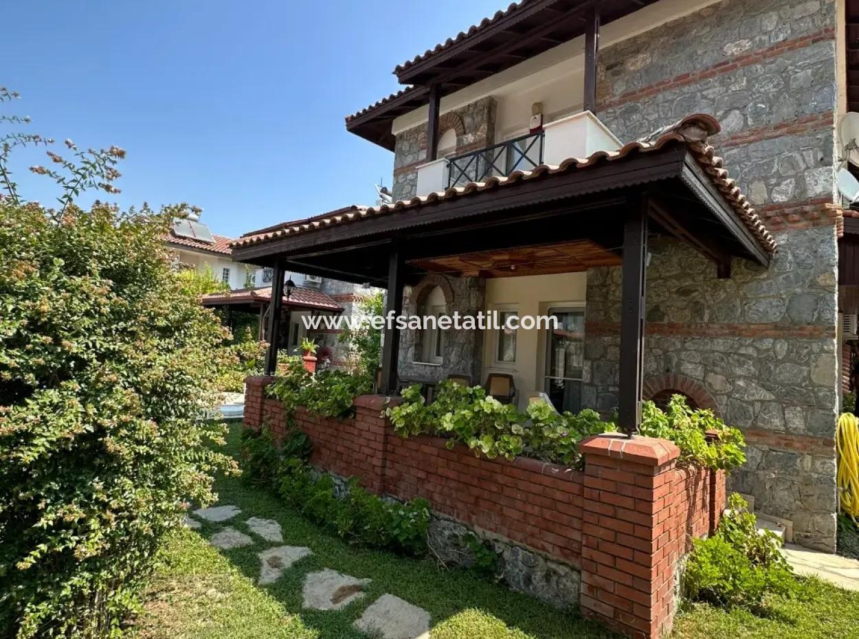 Muğla Dalyan Da 6 Villalık Sitede 3+1  Bağımsız  Eşyalı Taş Villa Kiralık