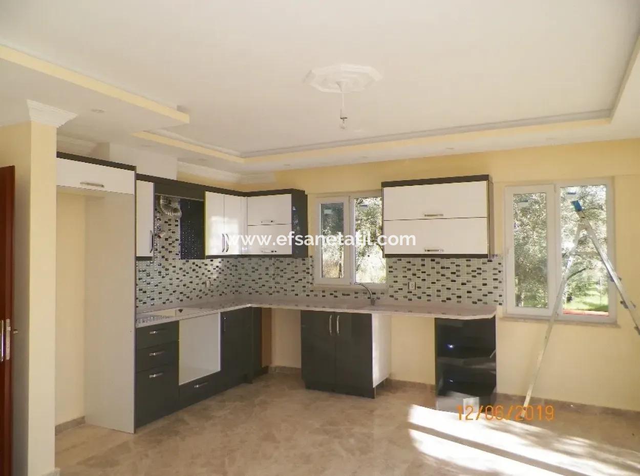 Köyceğizde Satılık Göl Manzaralı Villa