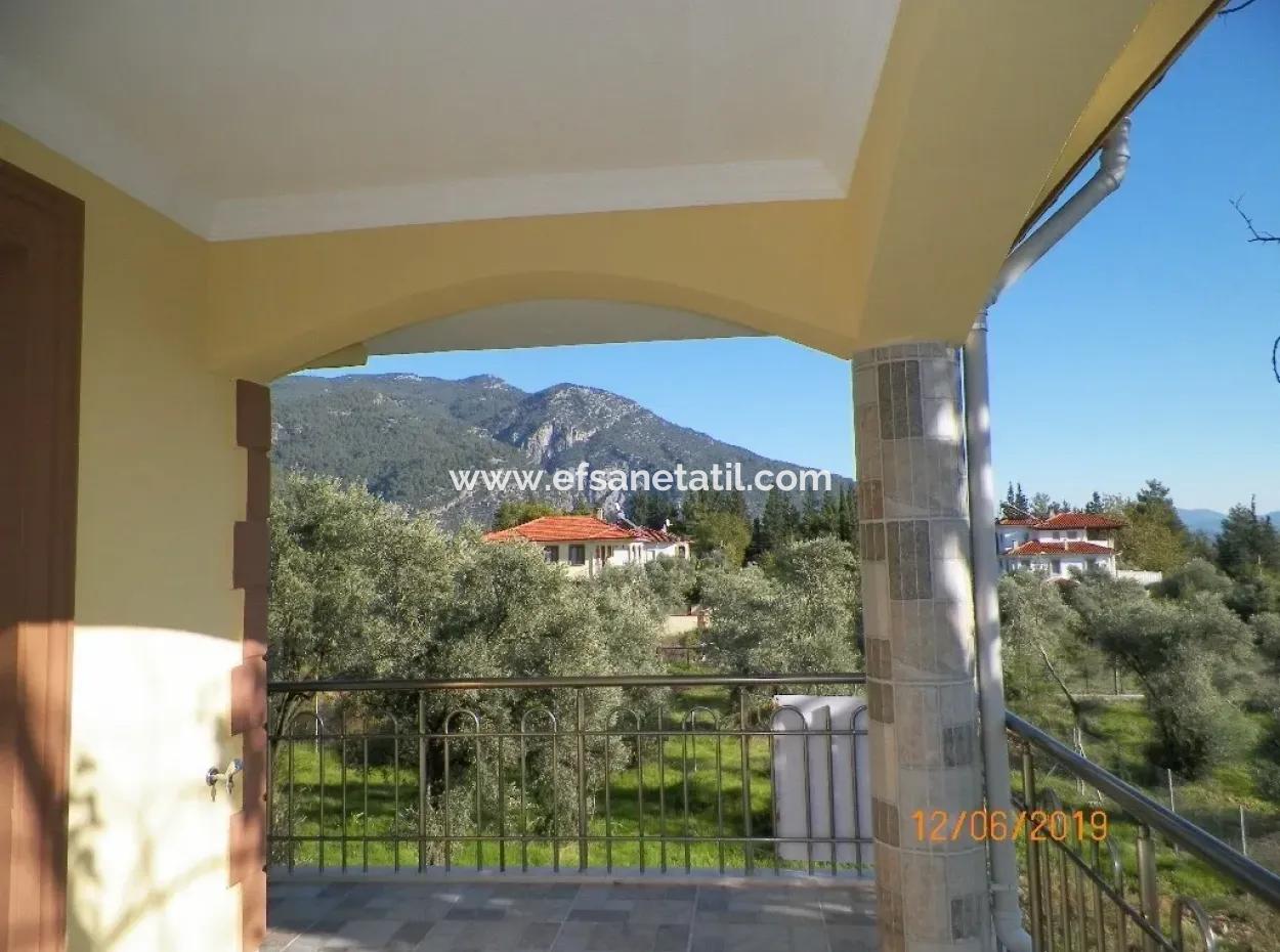 Köyceğizde Satılık Göl Manzaralı Villa