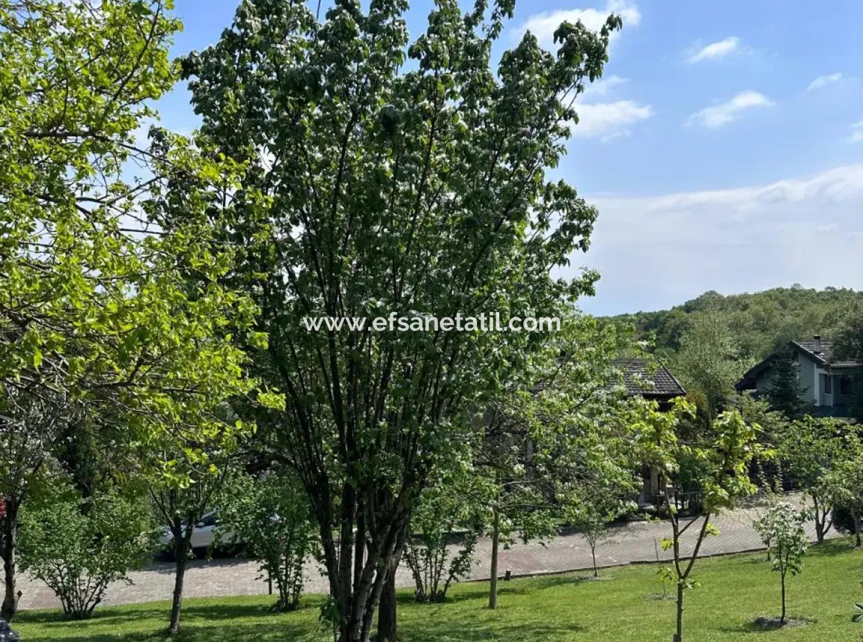 Sakarya Hendek'te Yüzme Havuzlu Tripleks 3+1 Villa Satılık Yada Takas