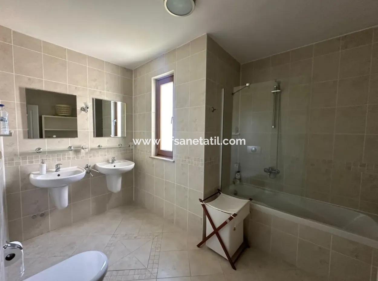 Dalyan Marmarlıda 160 M2 3+1 Lüks Villa Satılık