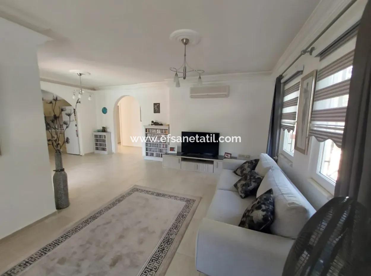 Dalyanda 580 M2 Arsada 120 M2  Yüzme Havuzlu Tek Katlı Kelepir  3+1 Ev Satılık