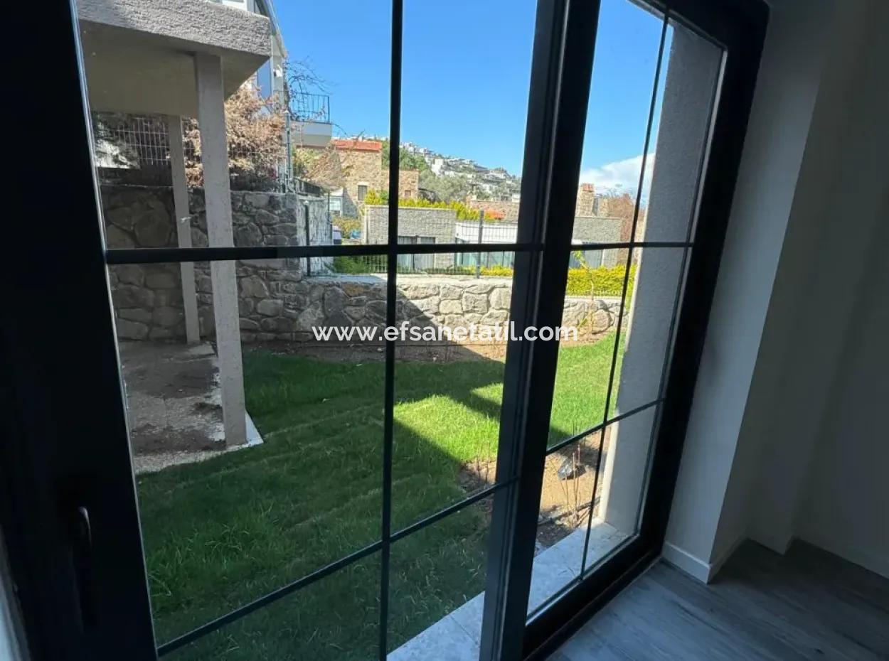 Muğla Bodrum Gündoğanda Deniz Manzaralı 4+1 Sıfır Dubleks Satılık