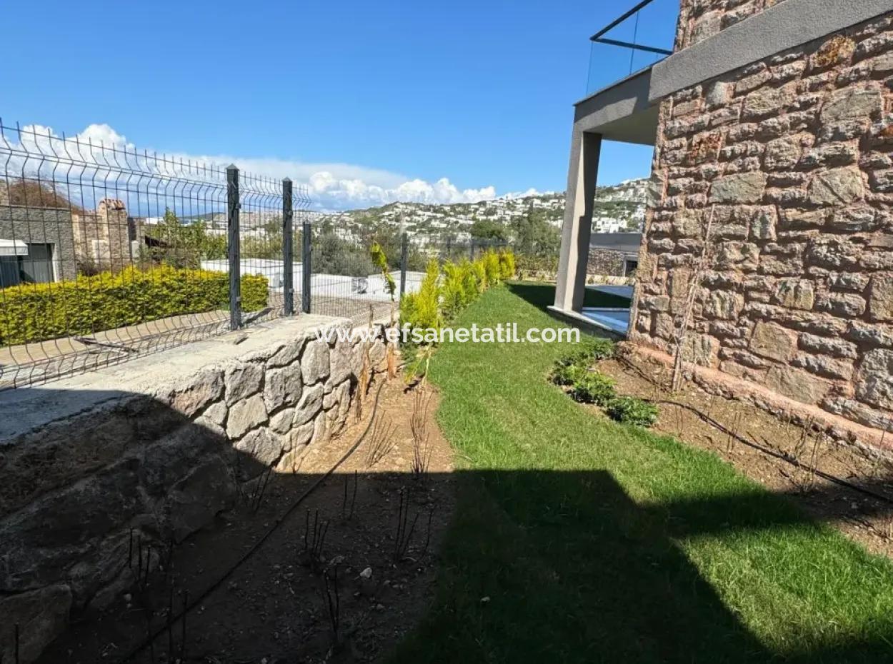 Muğla Bodrum Gündoğanda Deniz Manzaralı 4+1 Sıfır Dubleks Satılık