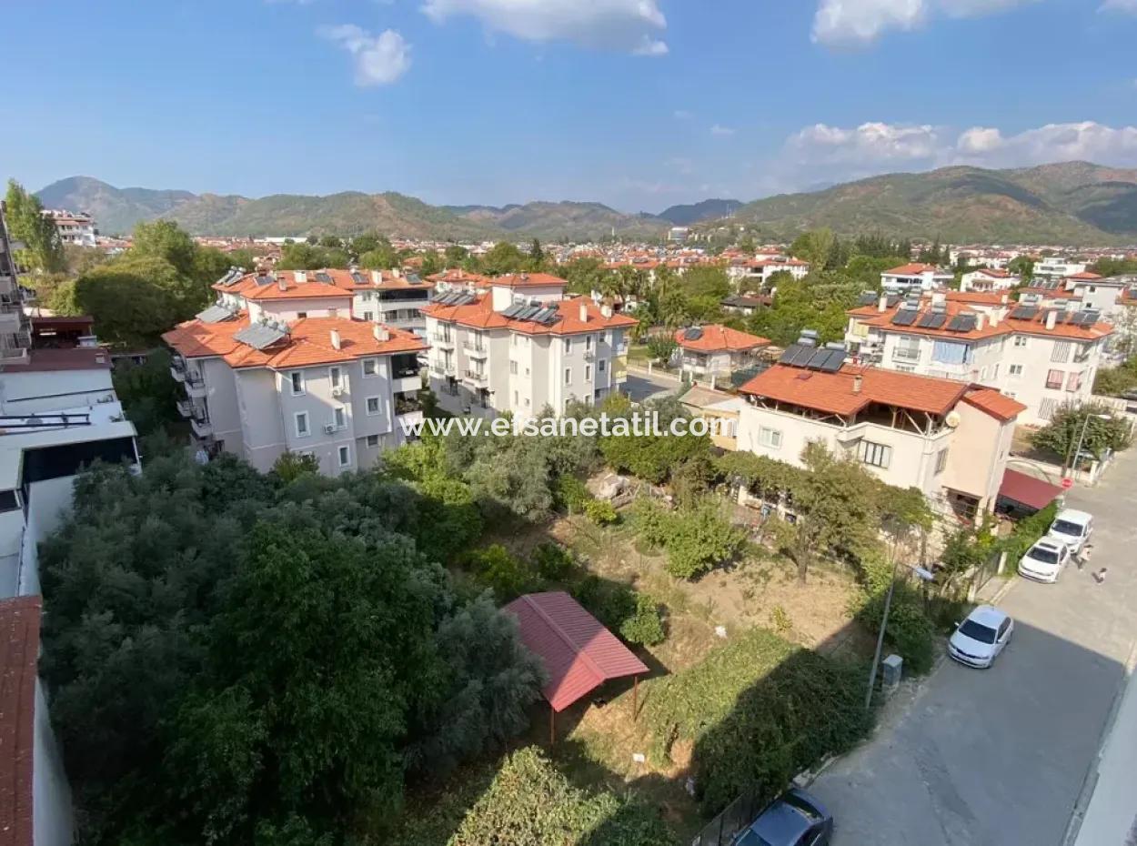 Ortaca Merkezde Satılık 3+1 165M2 Kaloriferli Daire.