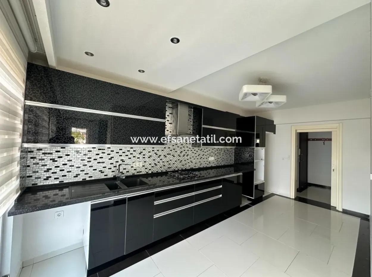 Rezidansta 3+1 Lüks Bulvara Cephe Daire Satılık