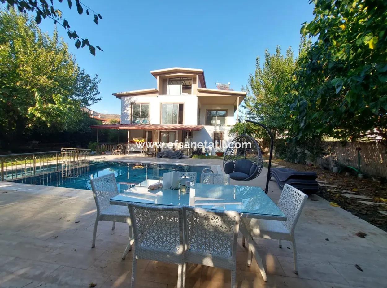 Ortaca Ekşiliyurt Yüzme Havuzlu 700 M2 Arsada 2+1 Eşyalı Daire Kiralık