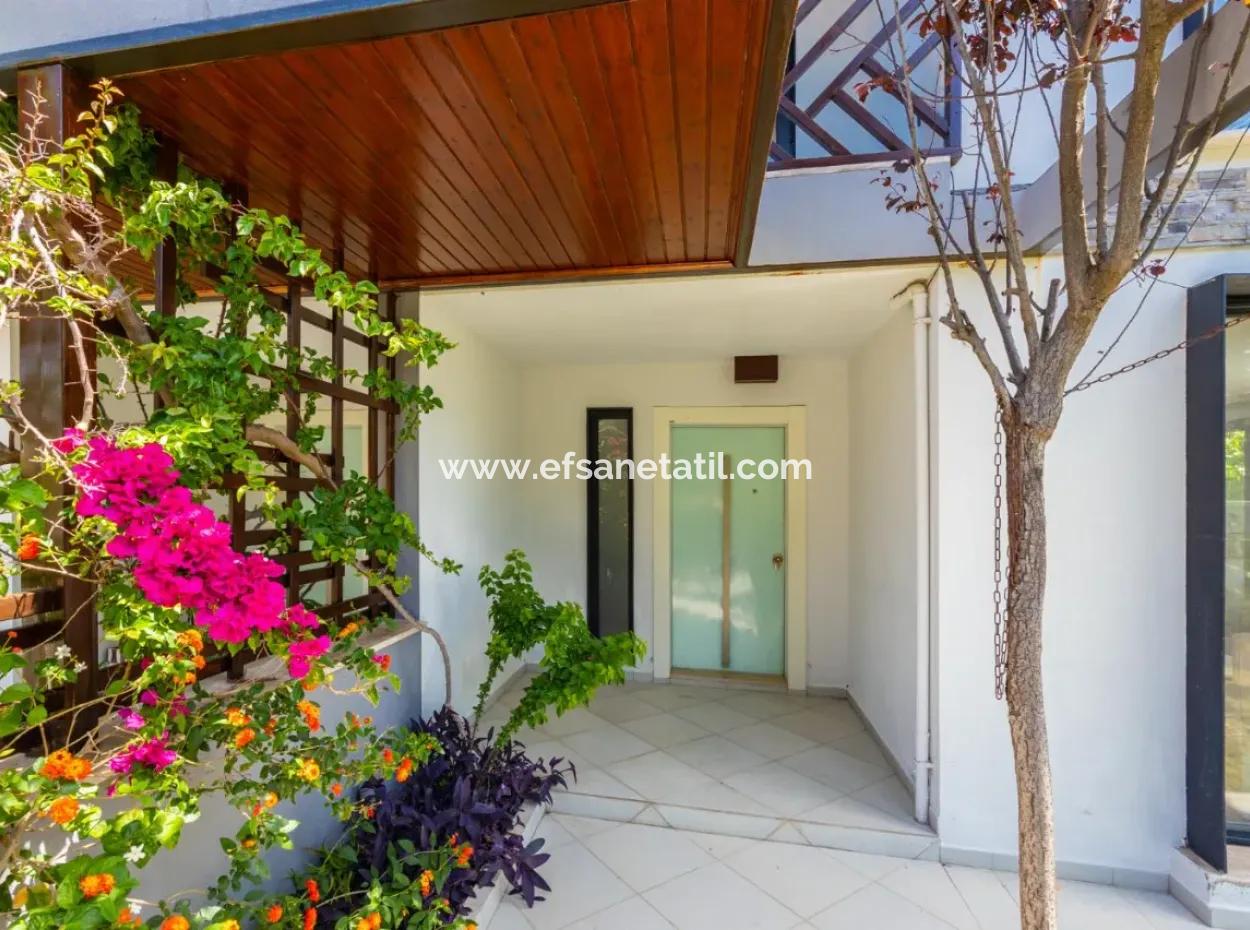 Dalyan Da Yüzme Havuzlu Eşyalı Lüks Villa 6 Aylık Kiralık