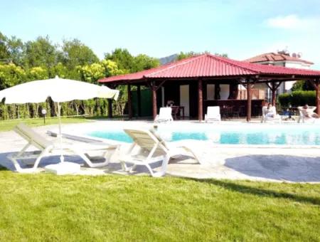 Muğla Dalyanda Satılık 1500 M2 Arsada Bakımlı Butik Otel