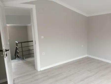 Muğla ,Köyceğiz, Gülpınar Da Göl Manzaralı, Bağımsız Mutfak 170 M2, 4+1 Lüks Daire Satılık.