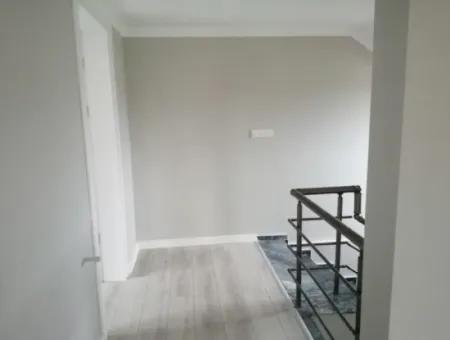 Muğla ,Köyceğiz, Gülpınar Da Göl Manzaralı, Bağımsız Mutfak 170 M2, 4+1 Lüks Daire Satılık.
