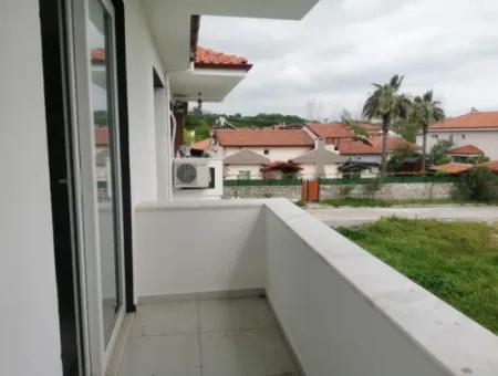 Muğla ,Köyceğiz, Gülpınar Da Göl Manzaralı, Bağımsız Mutfak 170 M2, 4+1 Lüks Daire Satılık.