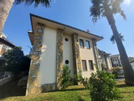 Muğla Dalyanda 2+1 Yüzme Havuzlu Eşyalı Daire 1 Yıllık Kiralık
