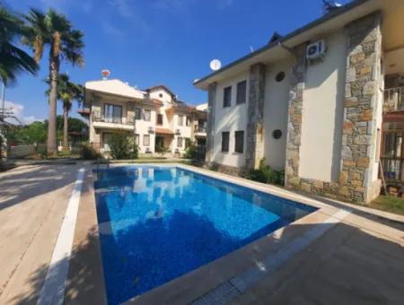 Muğla Dalyanda 2+1 Yüzme Havuzlu Eşyalı Daire 1 Yıllık Kiralık
