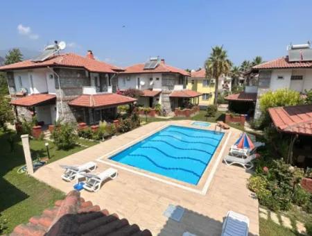 Muğla Dalyan Da 6 Villalık Sitede 3+1  Bağımsız  Eşyalı Taş Villa Kiralık