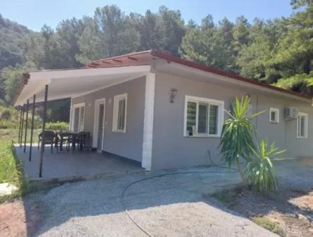 Muğla Dalyan’da Doğayla İç İçe 1.000 M² Arsa İçinde 3+1 Müstakil Tek Katlı Eşyalı Kiralık Ev