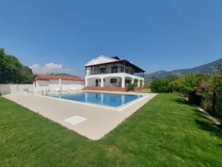 Mugla Dalyanda 7 500 M2 Nar Bahçesinde 5+1 Yüzme Havuzlu Lüks Tripleks Satılık
